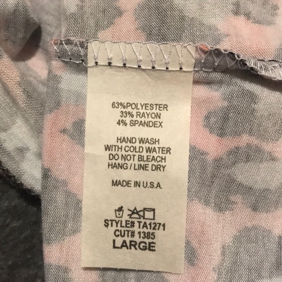 Cold Shoulder Leopard Top - Picture 5 of 5